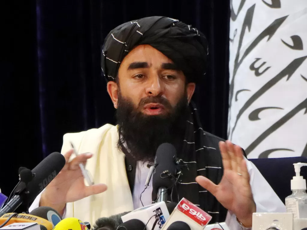 Juru bicara Taliban, Zabihullah Mujahid. Kelompok Taliban yang berkuasa akan melarang musik di Afghanistan. (REUTERS/Stringer)