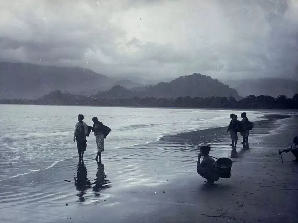 Pantai Selatan tahun 1913. (Instagram/@perfectlifeid)
