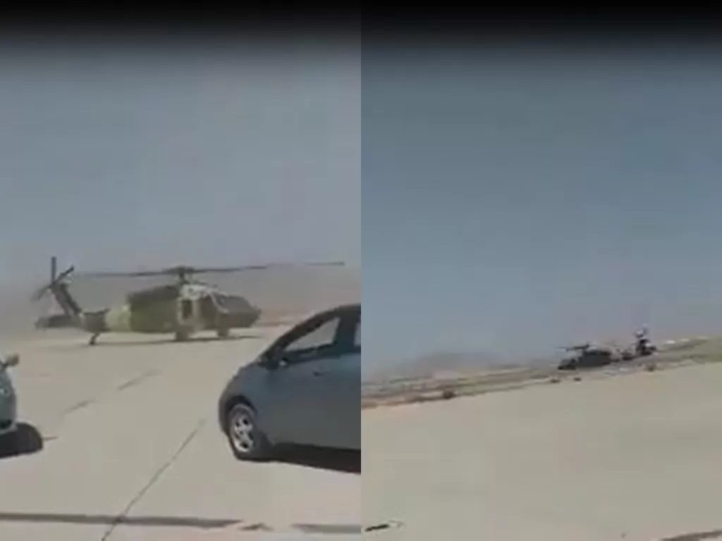  Helikopter milik AS UH-60 Black Hawk diluncurkan oleh Taliban di bandara Kandahar, Afghanistan. (Twitter/Syrian Girl)