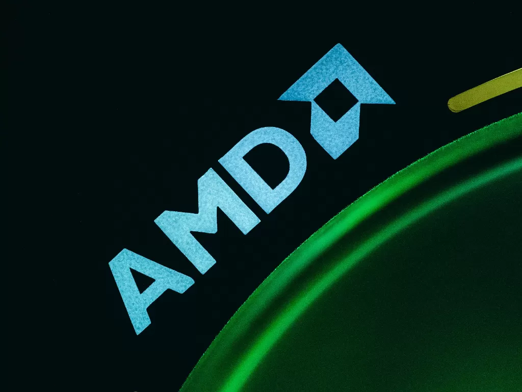 Tampilan logo perusahaan teknologi AMD (photo/Unsplash/Timothy Dykes)