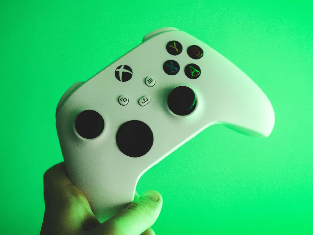Ilustrasi controller dari console Xbox Series X terbaru (photo/Unsplash/Kamil S)