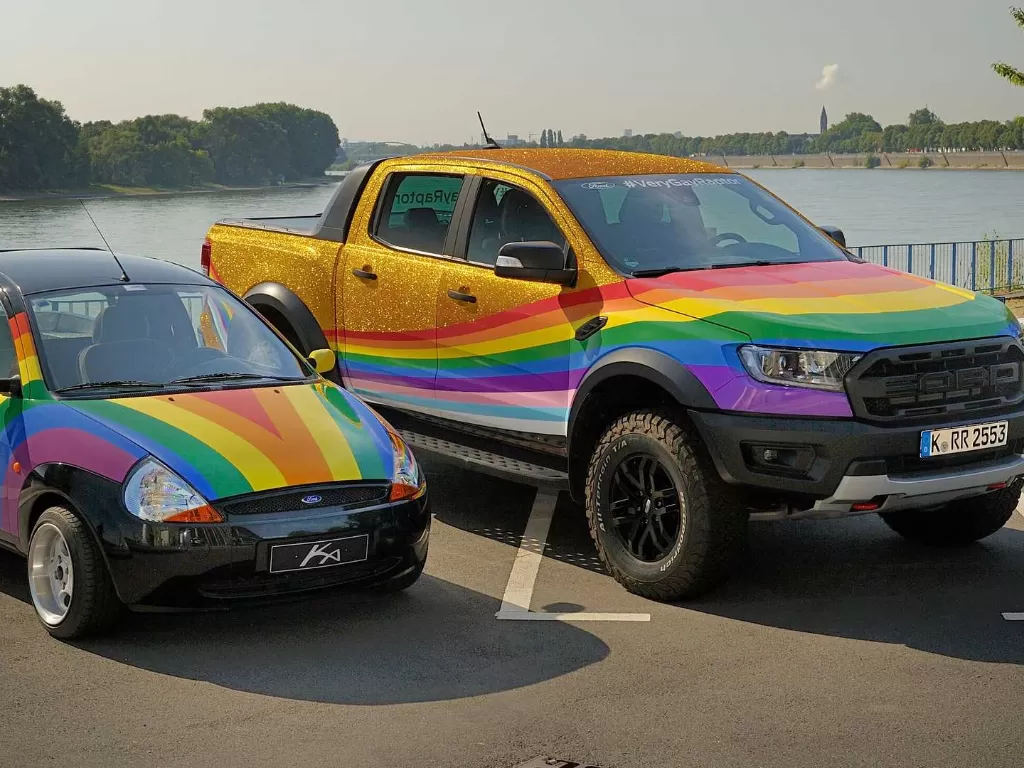 Ford desain mobil untuk mendukung komunitas LGBT. (Photo/Twitter/@weirdnews)