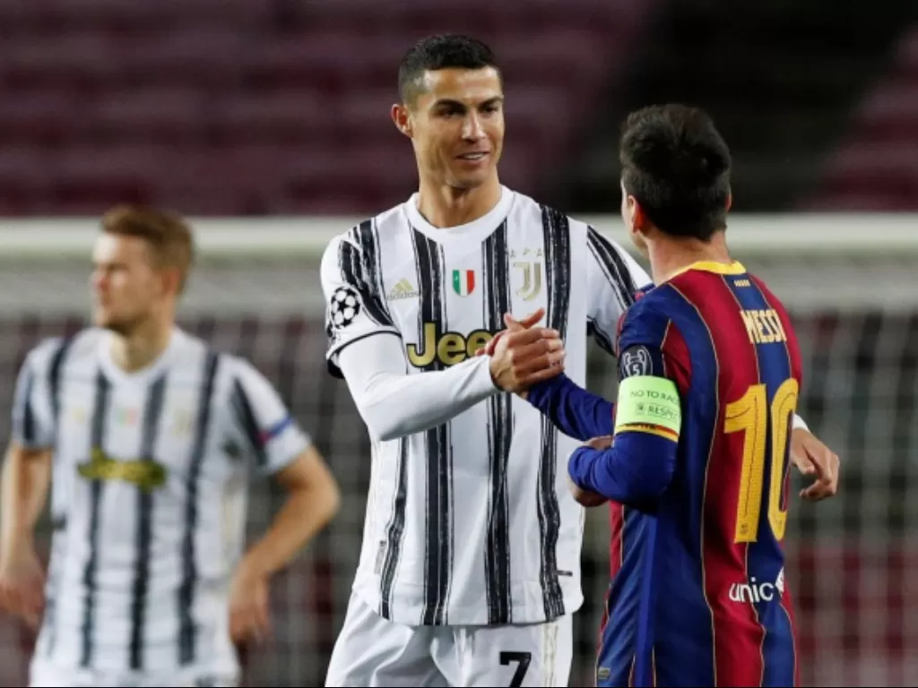 Cristiano Ronaldo dan Lionel Messi seperti tikus yang meninggalkan kapal tenggelam. (REUTERS/Albert Gea)