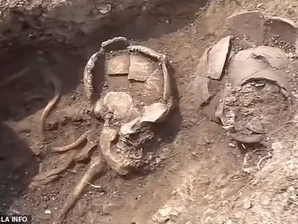 Penemuan kerangka manusia dari Zaman Neolitikum. (photo/Dok. Gherla Info)