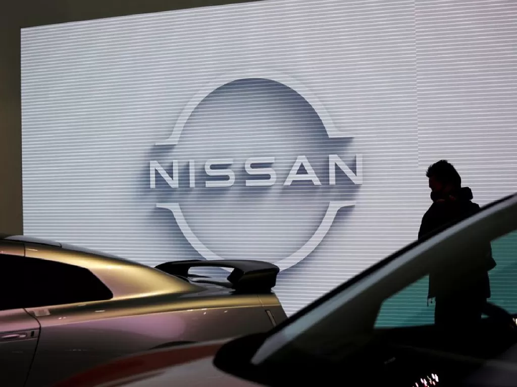 Tampilan logo perusahaan otomotif asal Jepang, Nissan (photo/REUTERS/Issei Kato)