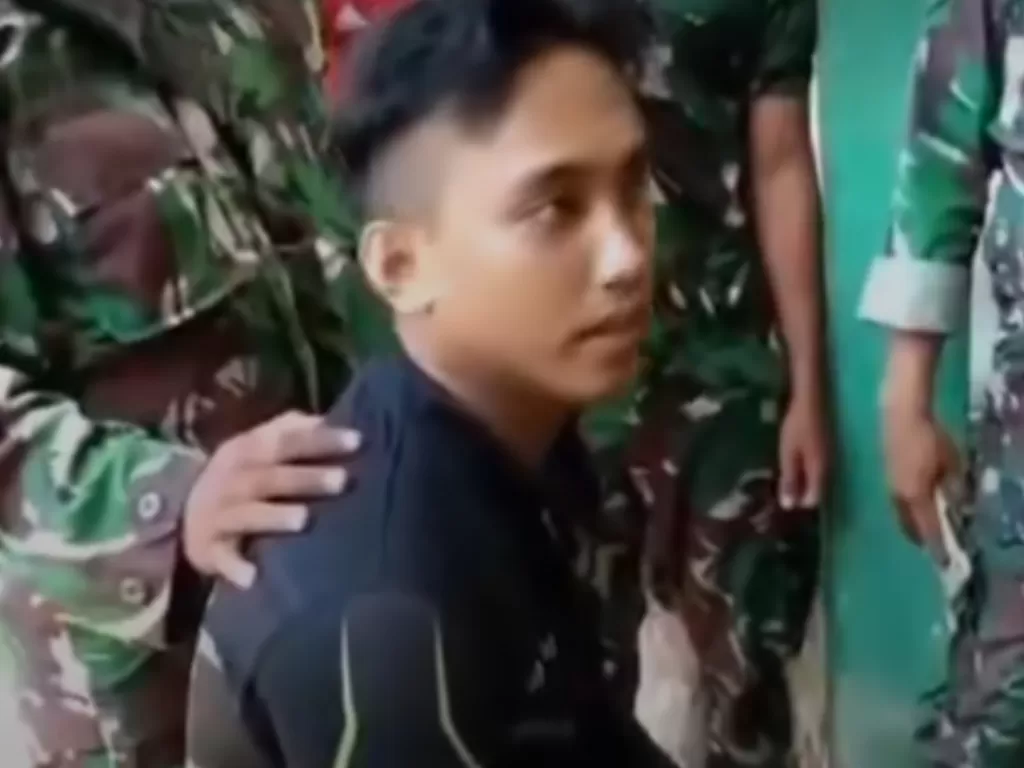 Prajurit TNI yang berhasil lolo dari penyerangan KKB-OPM. (TikTok/@KisahTNI)