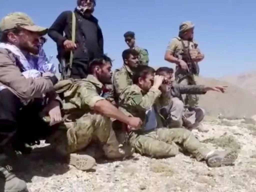 NRFA siap bernegosiasi dengan Taliban untuk hentikan pertempuran. (REUTERS)