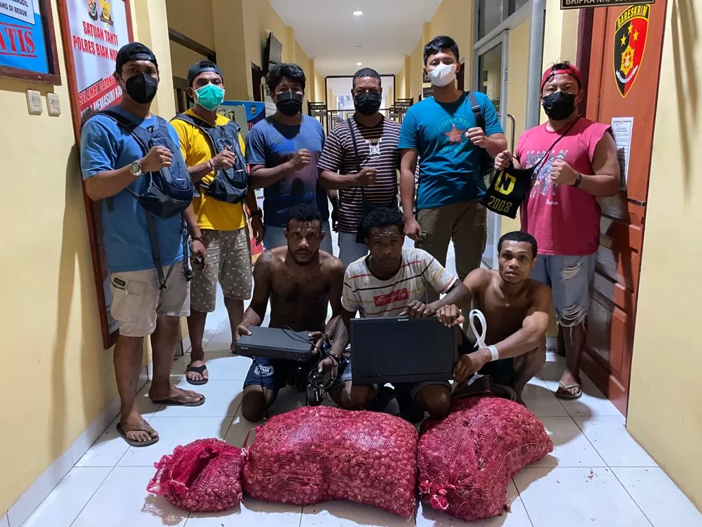  Kawanan pemuda pencuri 10 karung bawang di Papua. (Dok Humas Polda Papua.)