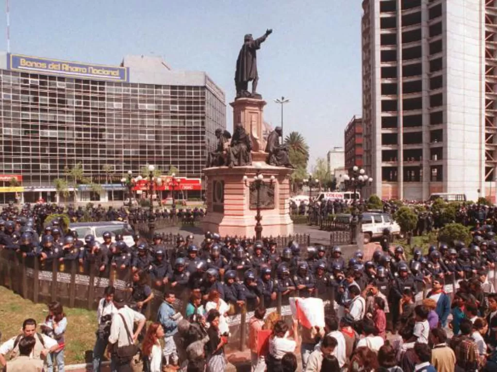 Patung Christoper Columbus di Mexico City. (photo/Dok. CNN)
