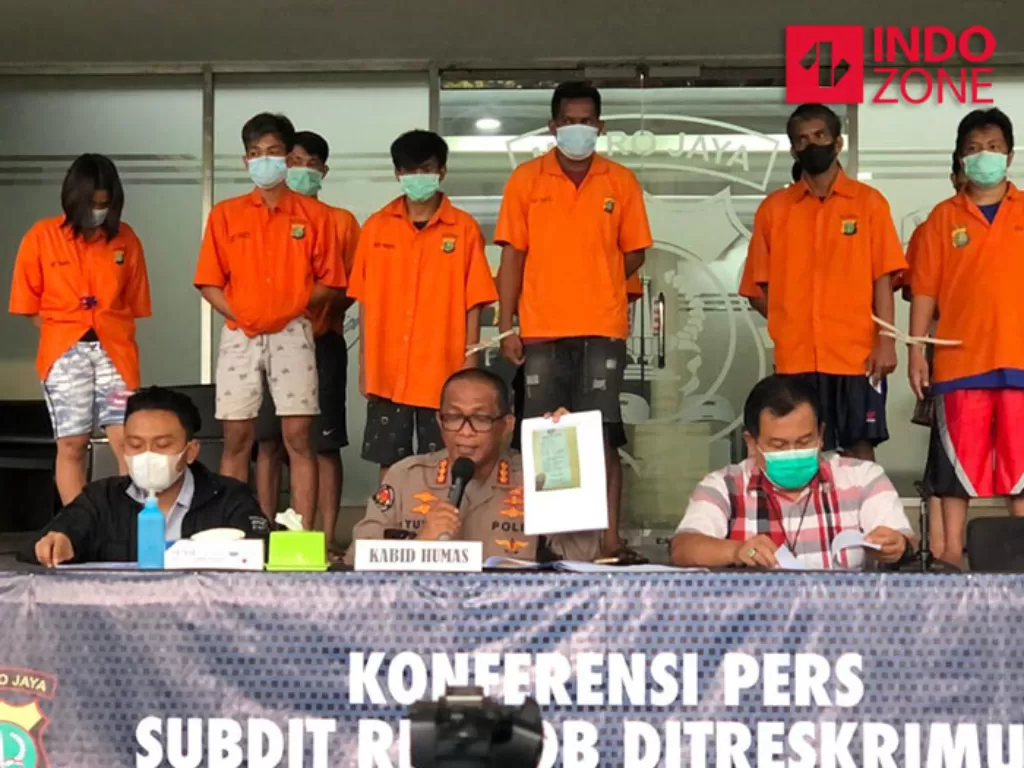 : Konferensi pers kasus penipuan catut nama Baim  Wong di Mapolda Metro Jaya. (INDOZONE/Samsudhuha Wildansyah).