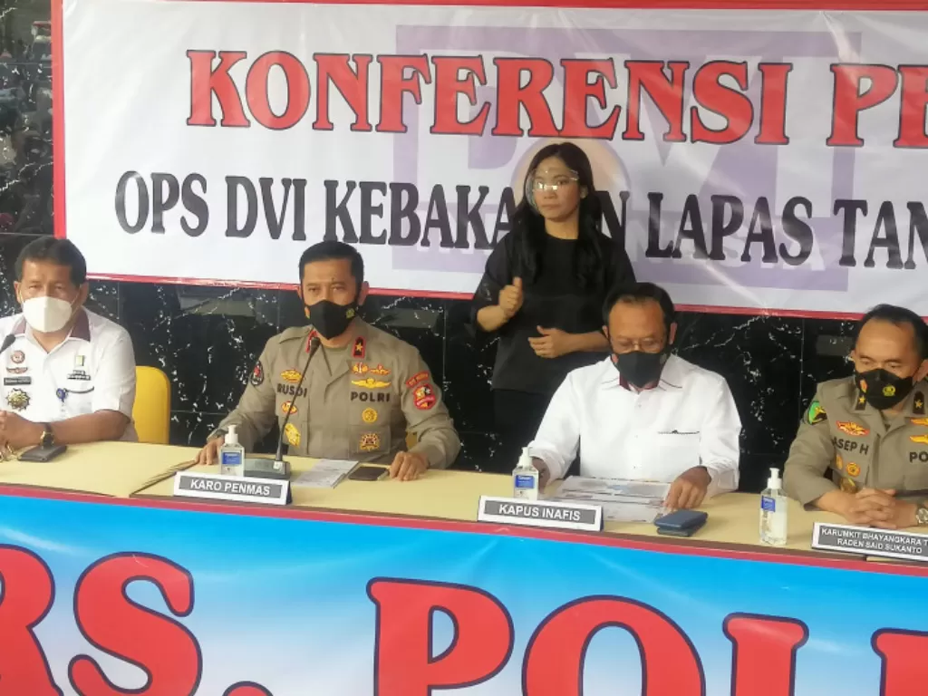 Karo Penmas Divisi Humas Polri Brigjen Pol Rusdi Hartono saat jumpa pers terkait identifikasi jenazah korban kebakaran (ANTARA/Syaiful Hakim)