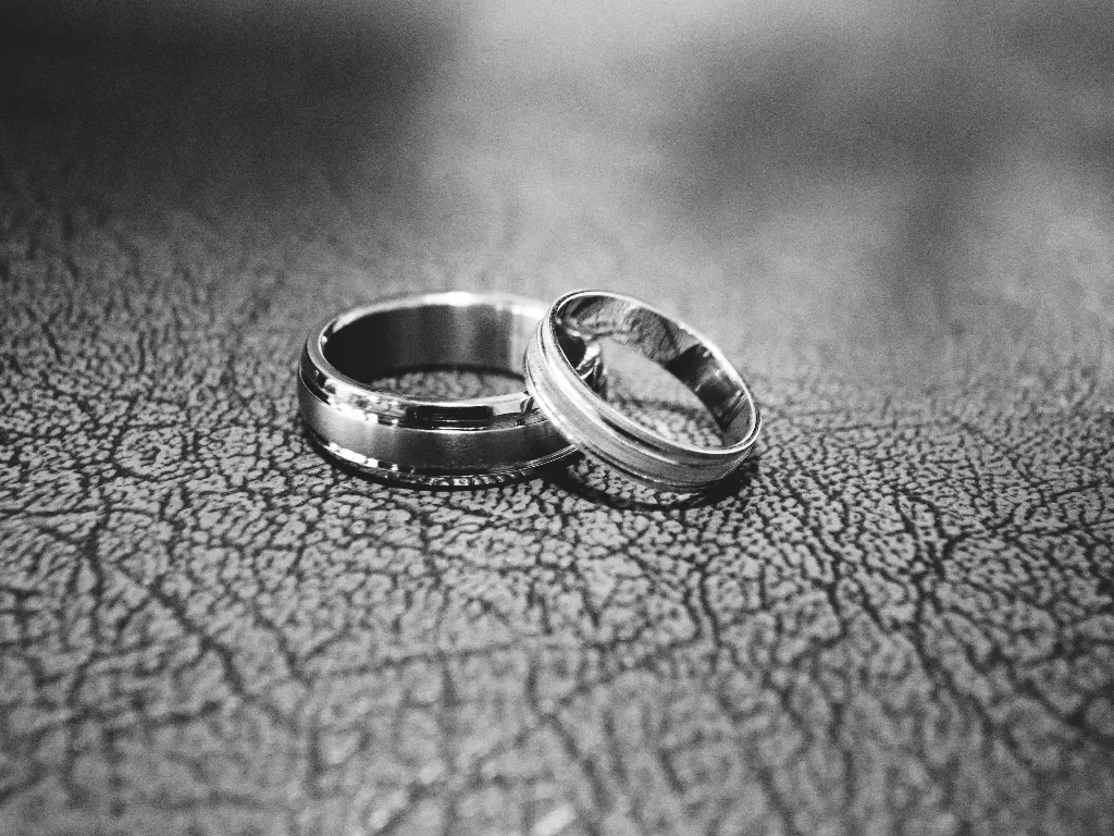 Cincin pernikahan. (photo/Ilustrasi/Pexels/Megapixelstock)