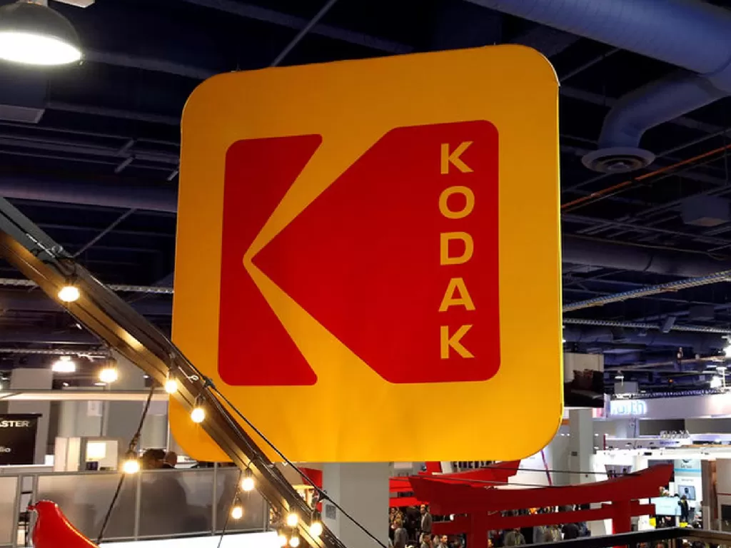 Tampilan logo produsen kamera Kodak (photo/REUTERS/Steve Marcus)