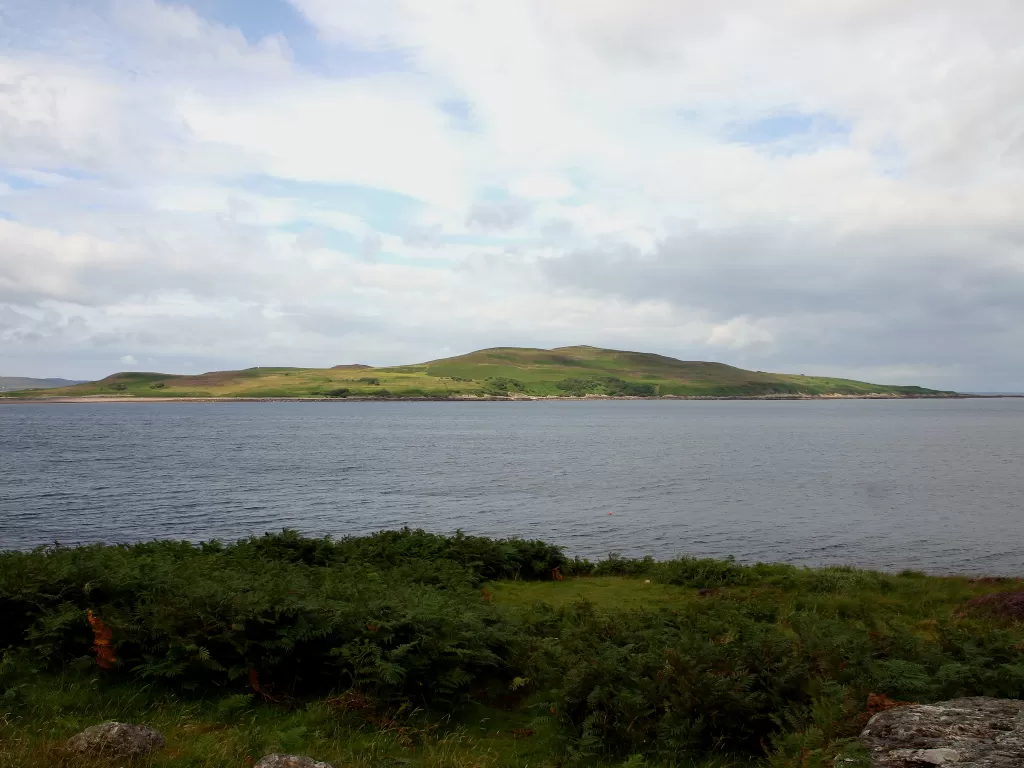 Pulau Gruniard di Skotlandia. (photo/Dok. Wikipedia)