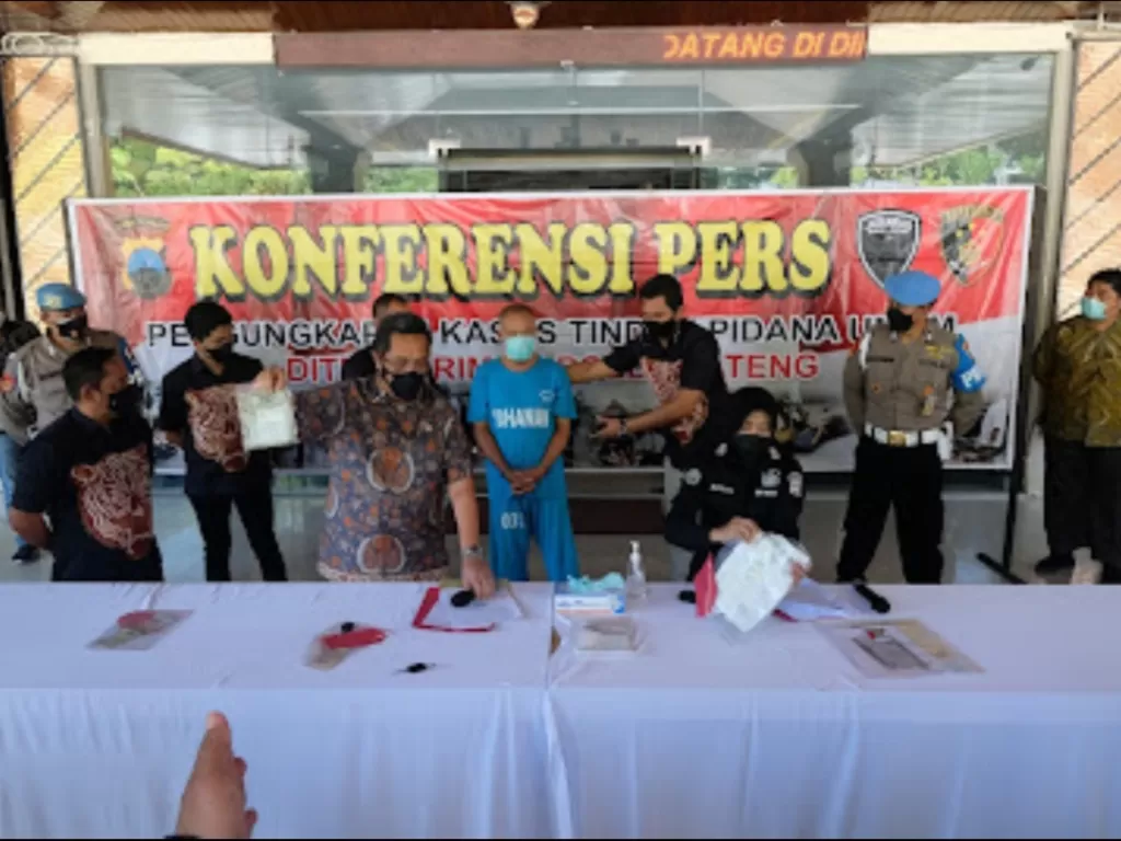 Konferensi pers Polda Jateng kasus pelaku penjual kendaraan dengan surat palsu (Dok Humas Polda Jateng)