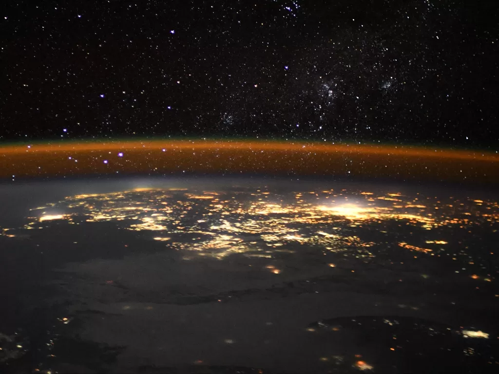 Pemandangan indah yang terekam kamera astronot. (Photo/Twitter)