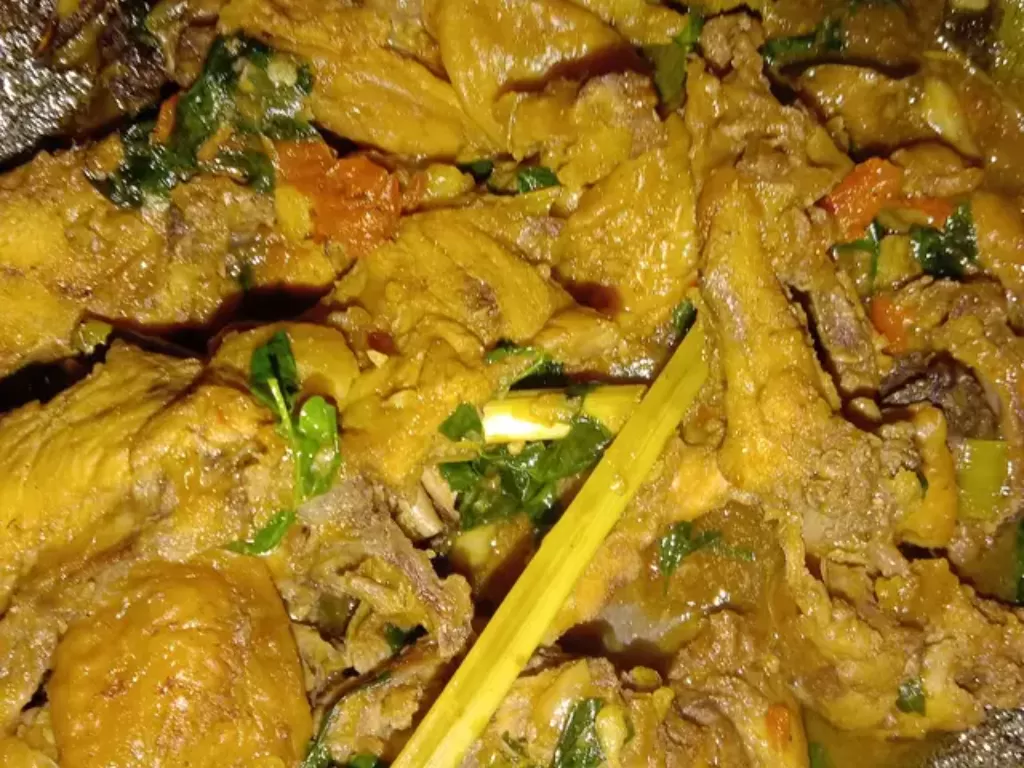 Ayam Kari Kuning Daun Kelor (Cookpad/Erna Santiani)