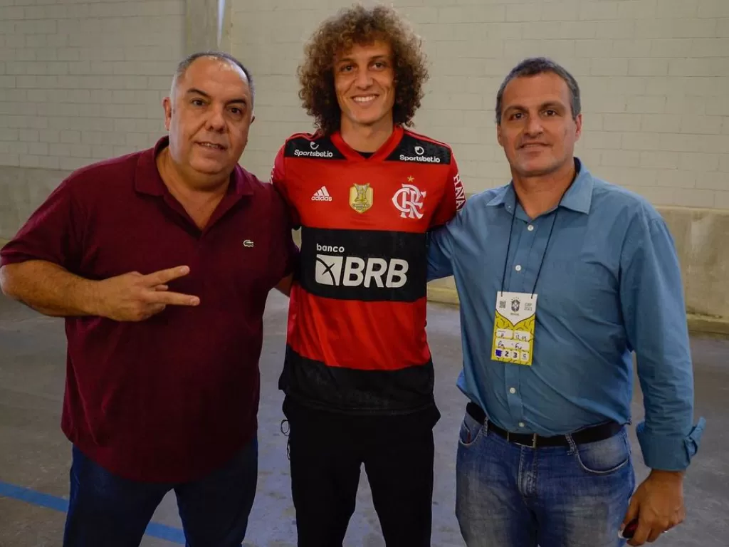 David Luiz (tengah). (photo/Instagram/@flamengo)