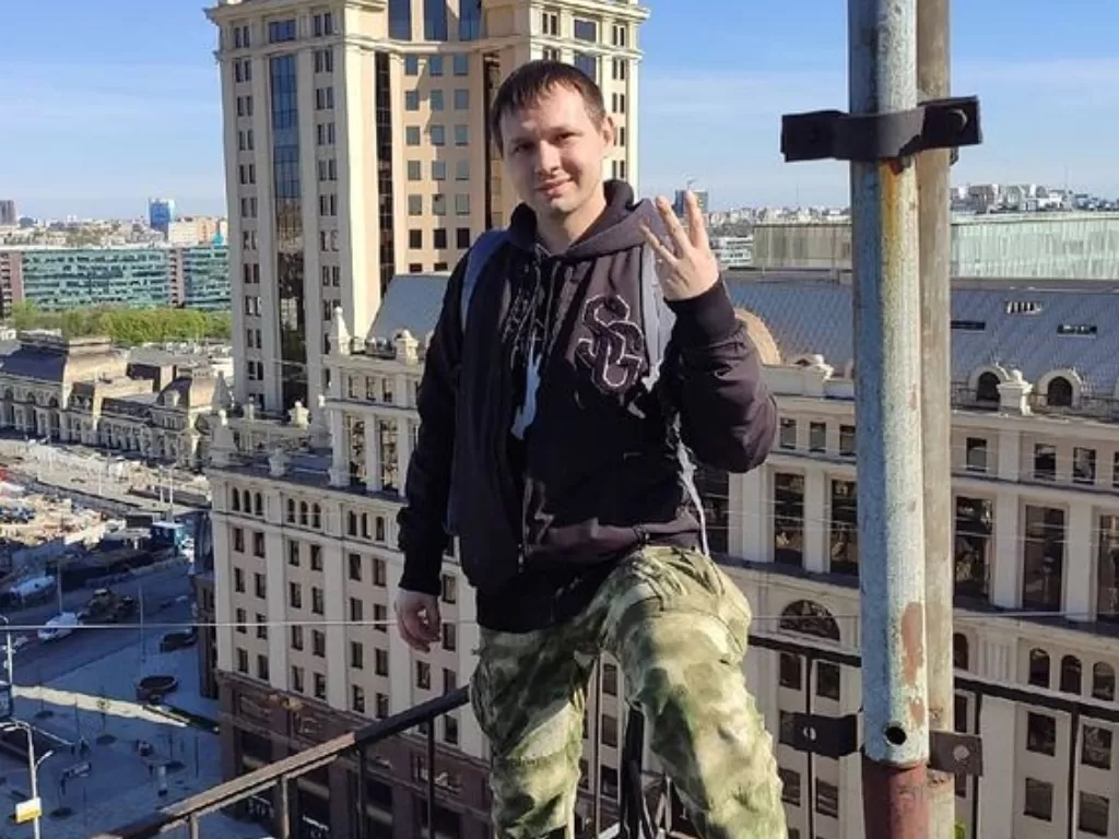 Dmitry Beshentsev, Youtuber yang tewas karena jatuh dari gedung. (Photo/Instagram/@mcwertx)