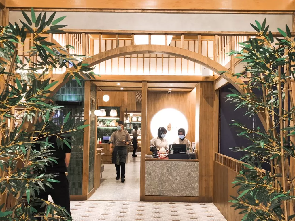 GION The Sushi Bar meluncurkan cabang kedua di Mall of Indonesia (MOI) Lobby 7, Ground Floor. Mengadopsi perpaduan desain interior kedai tradisional dan modern ala negeri Sakura yang Instagramable, memberikan pengalaman bersantap yang unik dan berkesan ba