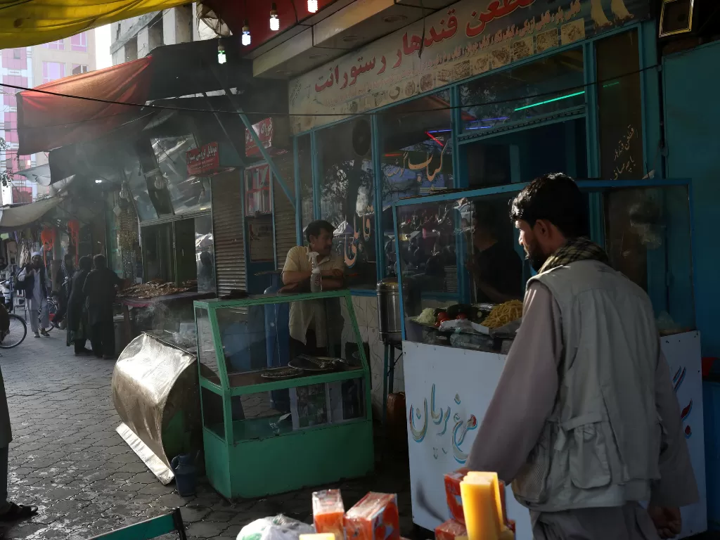 Suasana sebuah pasar di ibu kota Kabul, Afghanistan (REUTERS/WANA NEWS AGENCY)