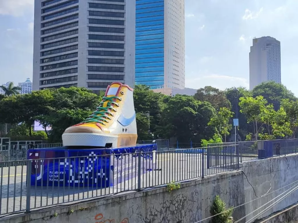 Tugu sepatu di Jakarta (Istimewa)