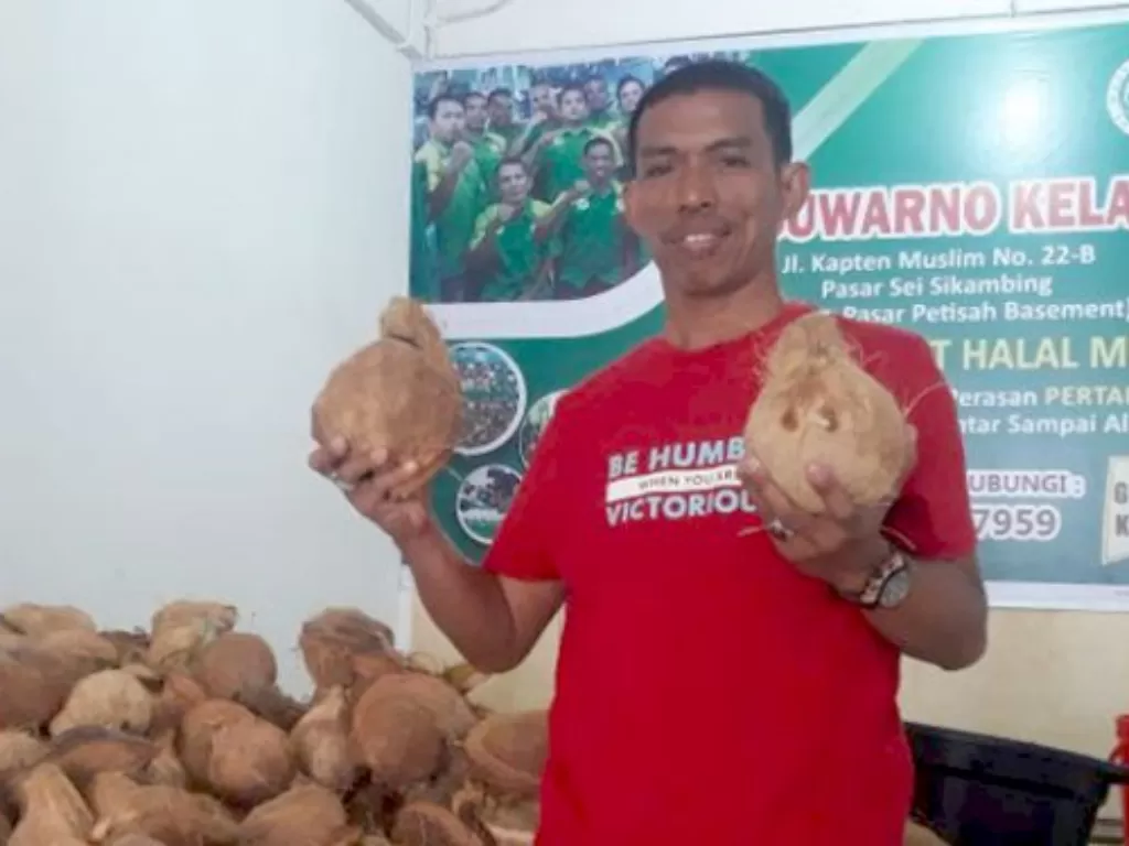 Pedagang kelapa bernama Suwarno menjadi Direktur Utama PD Pasar Medan, salah satu BUMD milik Pemko Medan (Istimewa)