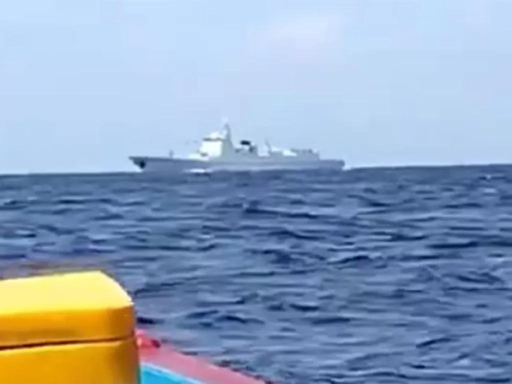 Kapal militer China masuk ke Laut Natuna. (photo/Screenshoot/Ist)