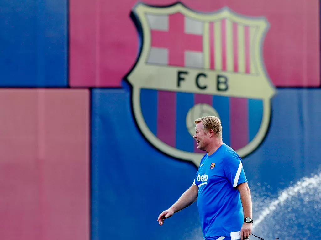 Pelatih Barcelona, Ronald Koeman. (photo/REUTERS/Albert Gea)