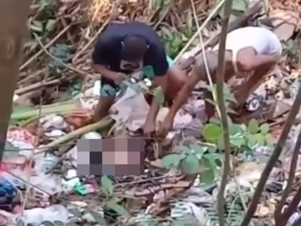 Warga temukan sesosok bayi perempuan di pembuangan sampah Tangerang (Instagram/ peristiwa_sekitar_kita)