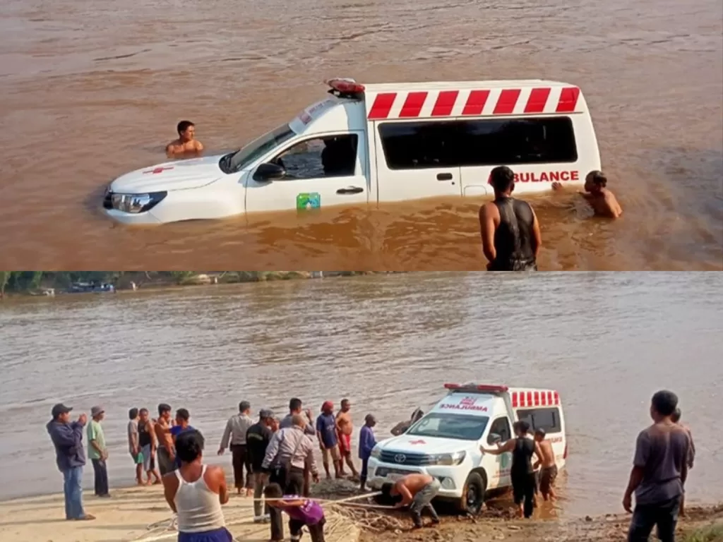 Ambulans tenggelam ke Sungai Melawi diduga karena rem blong (Istimewa)