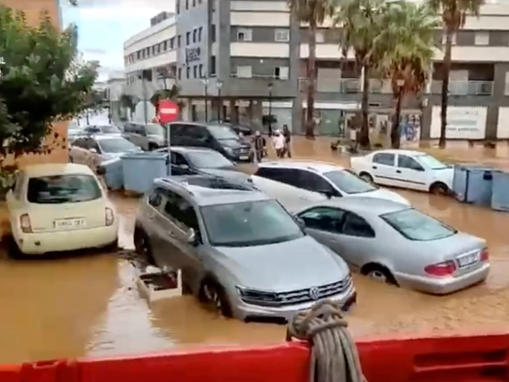 Kondisi saat Banjir di Spanyol. (REUTERS/Polisi Spanyol)