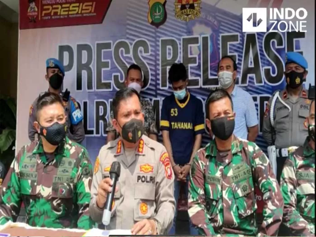Konferensi pers Polres Depok kasus pembunuhan anggota TNI. (INDOZONE/Samsudhuha Wildansyah)