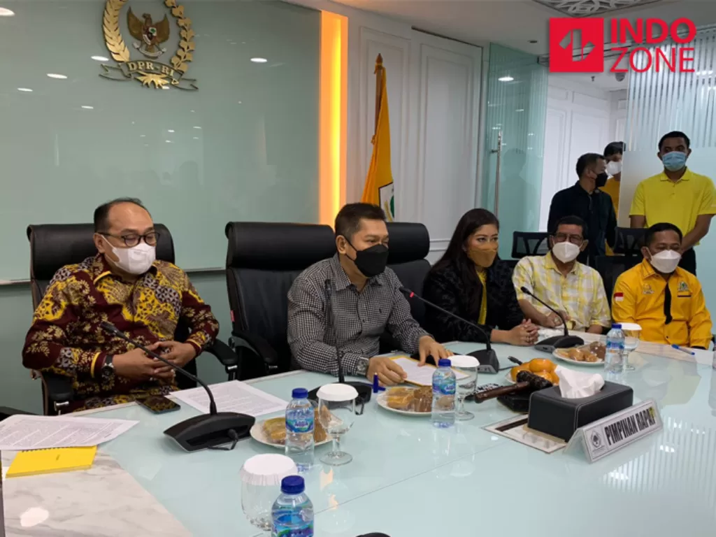 Fraksi Partai Golkar di DPR menggelar konfrensi pers usai Azis Syamsuddin ditetapkan sebagai tersangka oleh KPK. (INDOZONE/Harits Tryan Akhmad)