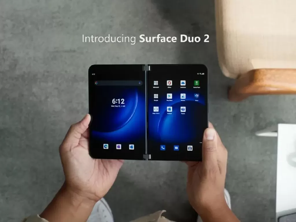 Microsoft Surface Duo 2 (photo/Microsoft)