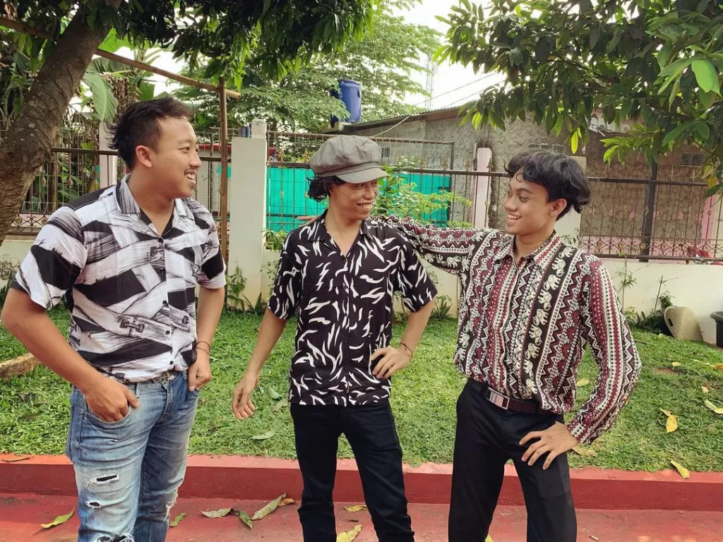Tiga pemuda mirip Warkop DKI (Instagram/alfindk)