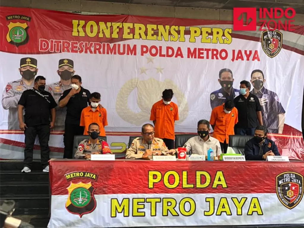 Konferensi pers kasus pembunuhan ustaz alias paranormal di Tangerang di Mapolda Metro Jaya. (INDOZONE/Samsudhuha Wildansyah).