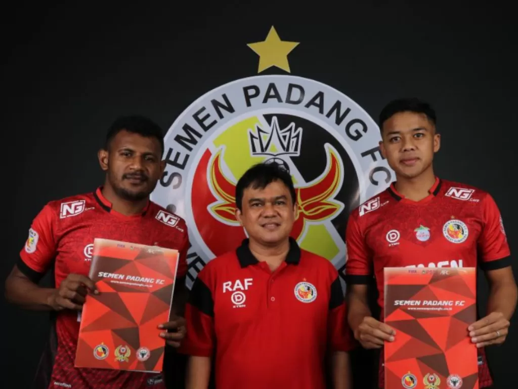 Dua pemain baru Semen Padang. (photo/semenpadangfc.co.id)