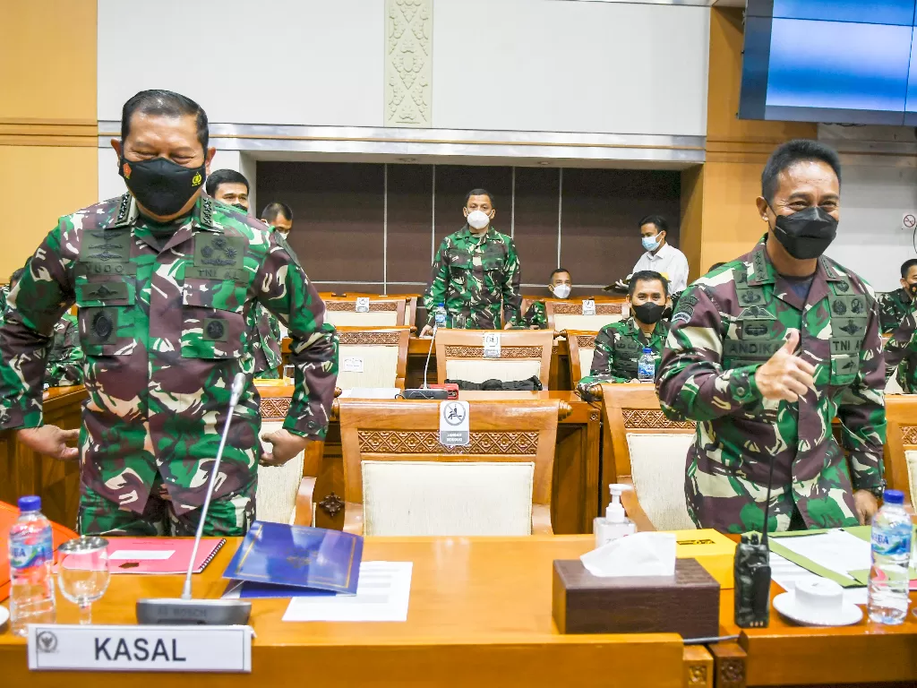 KASAL Laksamana TNI Yudo Margono dan KASAD Jenderal TNI Andika Perkasa (ANTARA FOTO/Galih Pradipta)