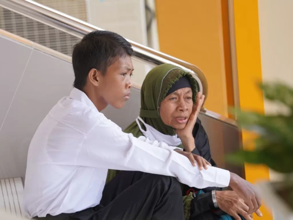 Ibu temani anaknya ujian CPNS di Kejaksaan Tinggi Aceh (Instagram/@kejati_aceh)