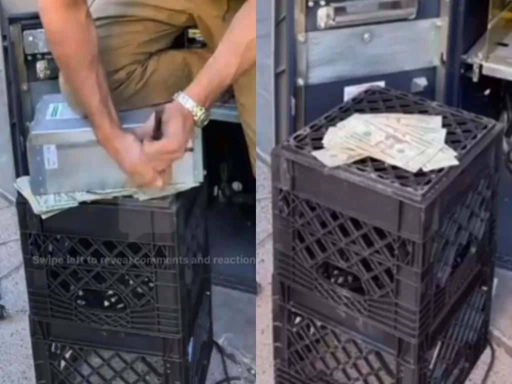 Dua pria ini menemukan uang 2.000 dollar di atm lawas. (Photo/TikTok/@packestt)
