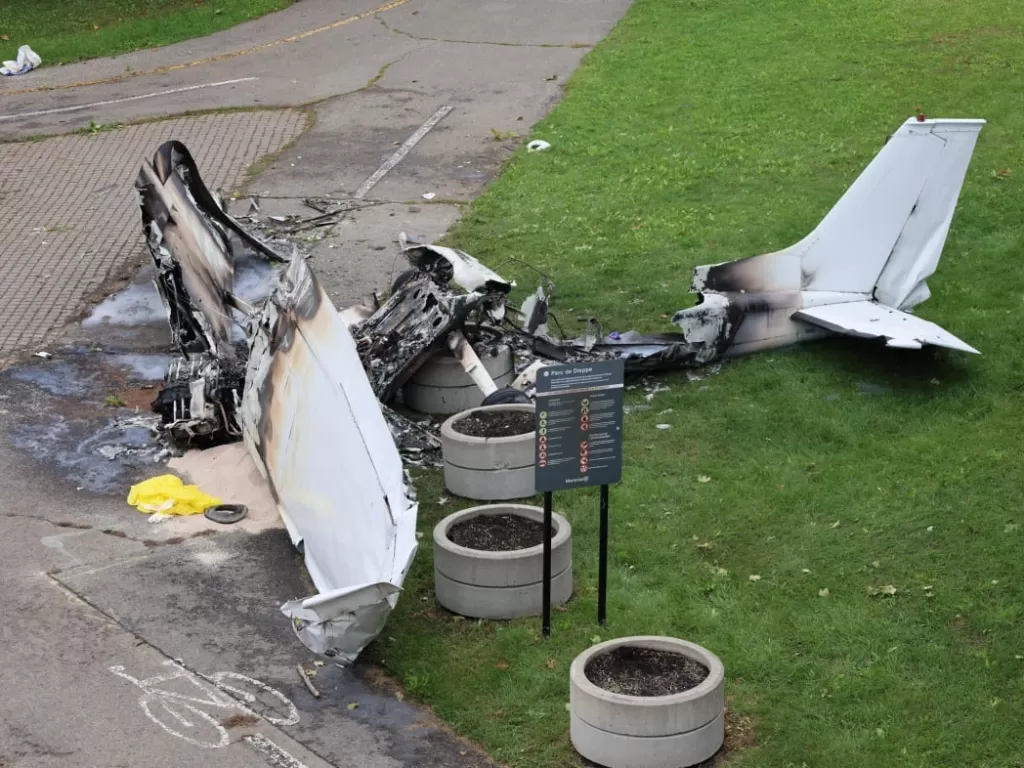 Pesawat Cessna 172 yang jatuh di dekat le Sainte- Hélène di Montréal. (Foto/CBC)