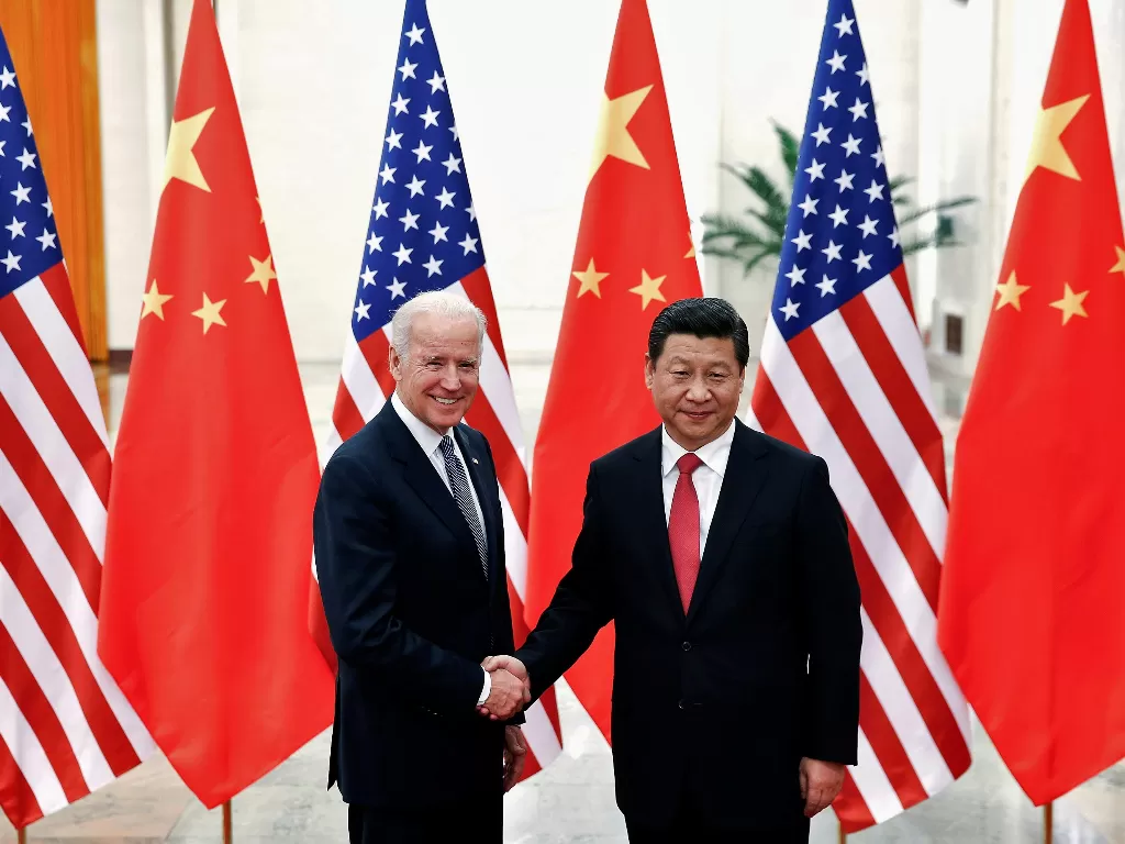 Presiden Joe Biden (kiri), Presiden China Xi Jinping (kanan). (REUTERS/Lintao Zhang)