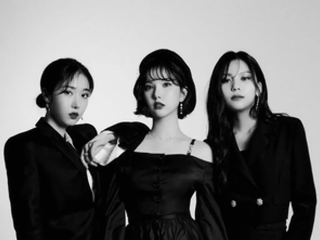 Tiga mantan anggota grup K-pop GFriend (dari kiri ke kanan) SinB, Eunha, dan Umji. (Big Planet Made)