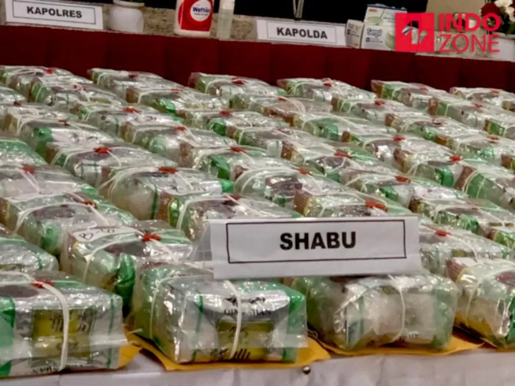Sejumlah barang bukti narkotika jenis sabu yang berhasil diamankan Polres Depok. (INDOZONE/Samsudhuha Wildansyah)