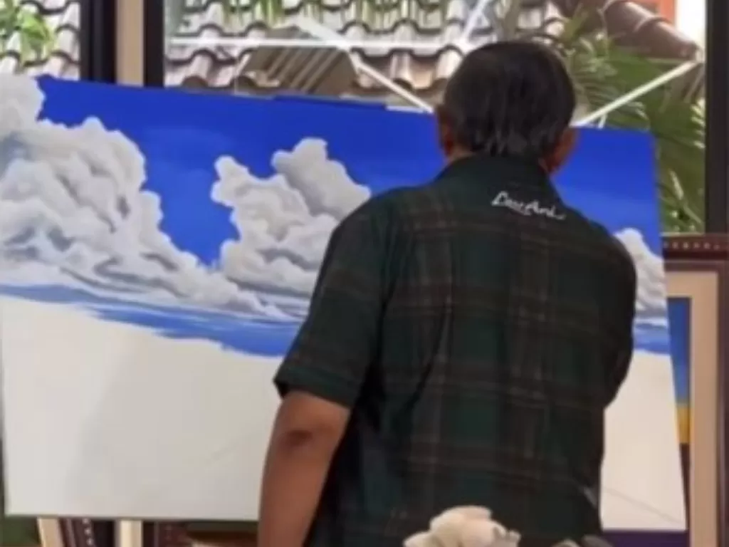 Video SBY melukis awan sambil memakai kemeja bertuliskan Love Ani (Instagram/insta.nyinyir)