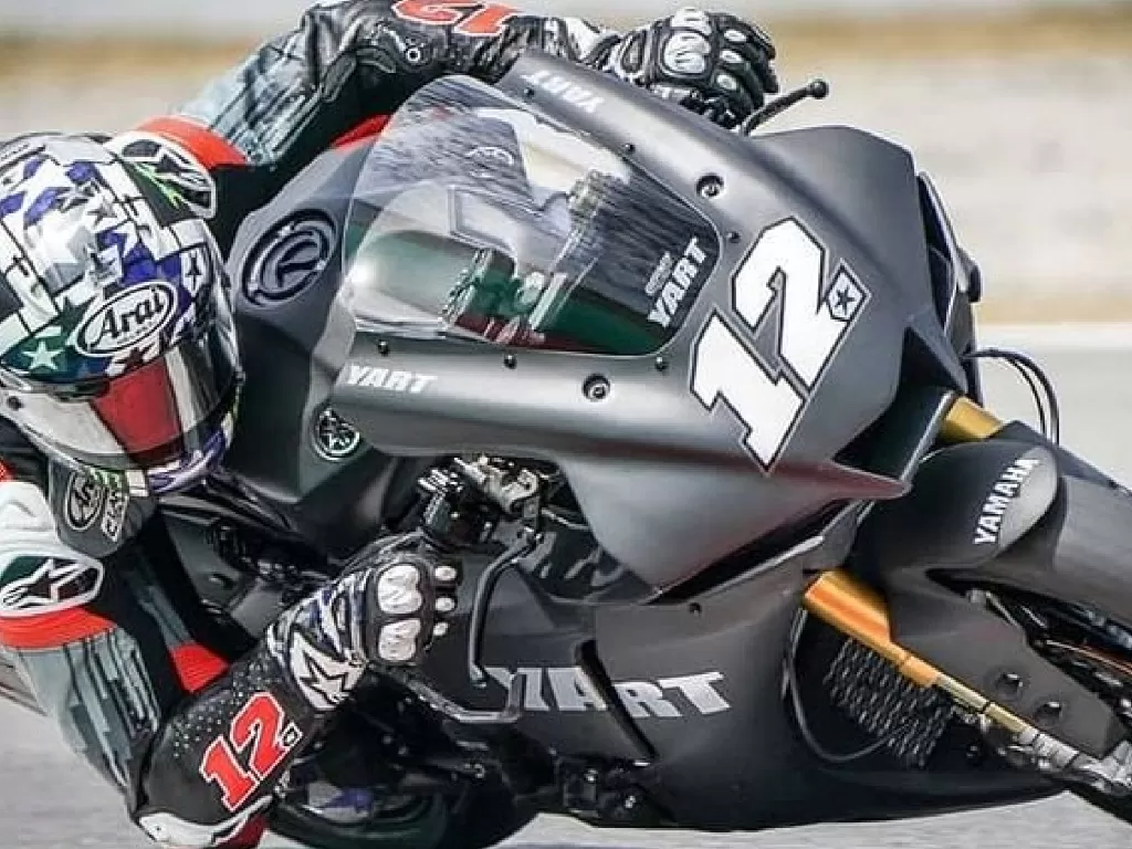 Maverick Vinales saat mengendarai motor latihtan Yamaha R1 (photo/Facebook/YART)