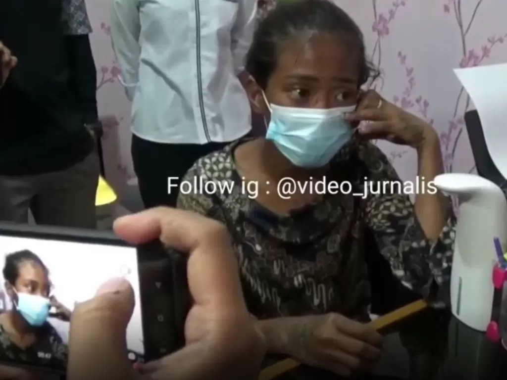Oktarina (21 tahun), ibu kandung yang menganiaya anaknya dan memaksa mengemis sampai mendapatkan Rp300 ribu.  (Instagram/video_jurnalis)