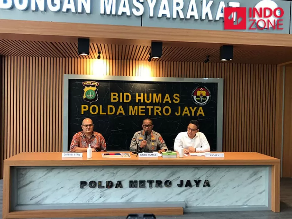 Konferensi pers kasus penipuan dengan korban Home Credit di Mapolda Metro Jaya, Jakarta (INDOZONE/Samsudhuha Wildansyah).