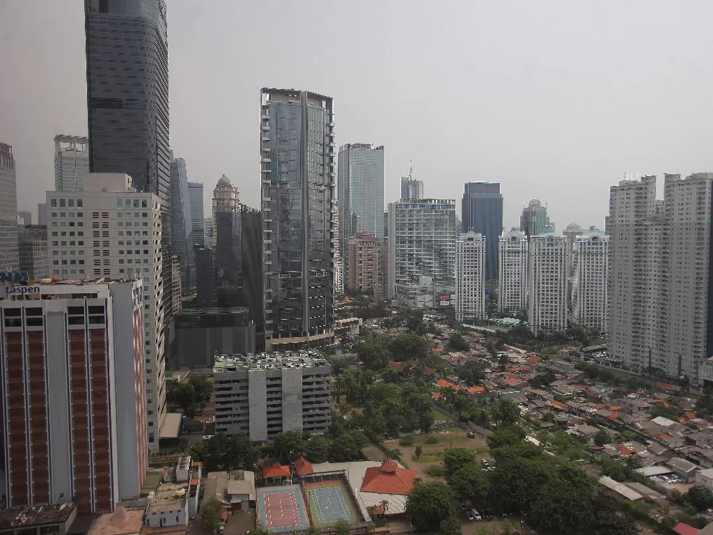 Gedung pencakar langit di Jakarta. (ANTARA/Reno Esnir)